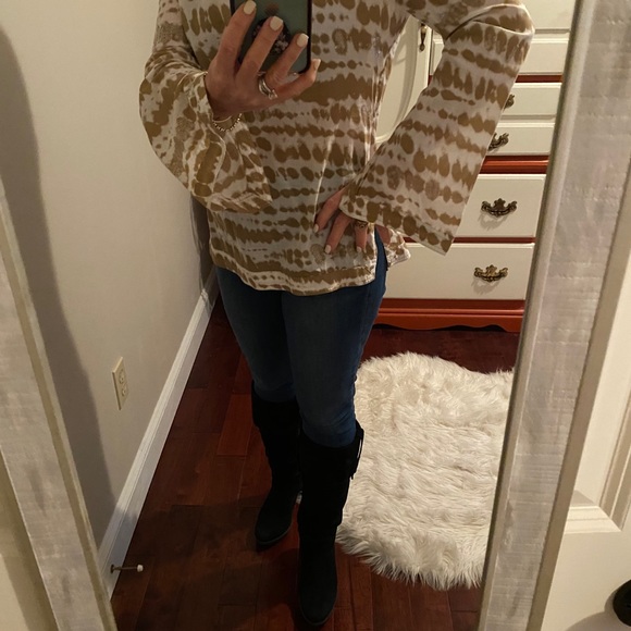 COPY - Tory Burch Turnic top - Picture 4 of 13